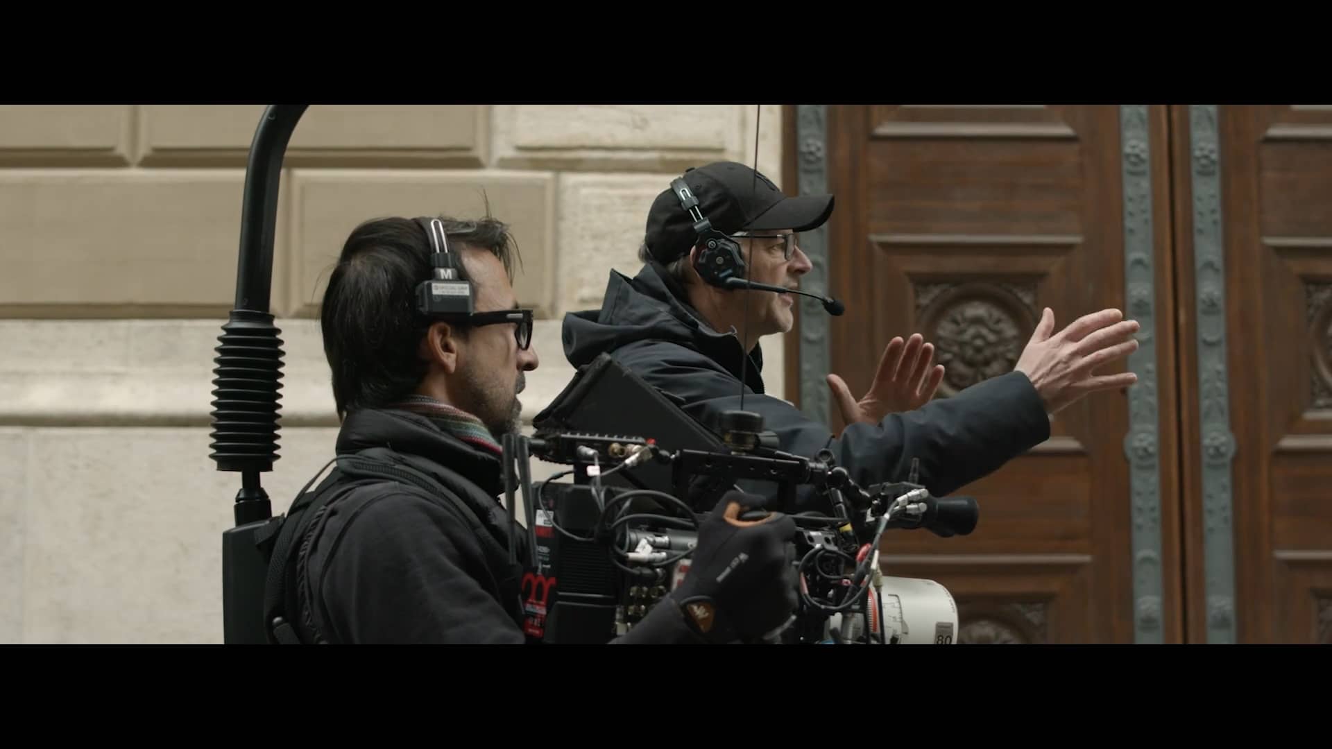 Still from MAKING OFF Neutro Roberts